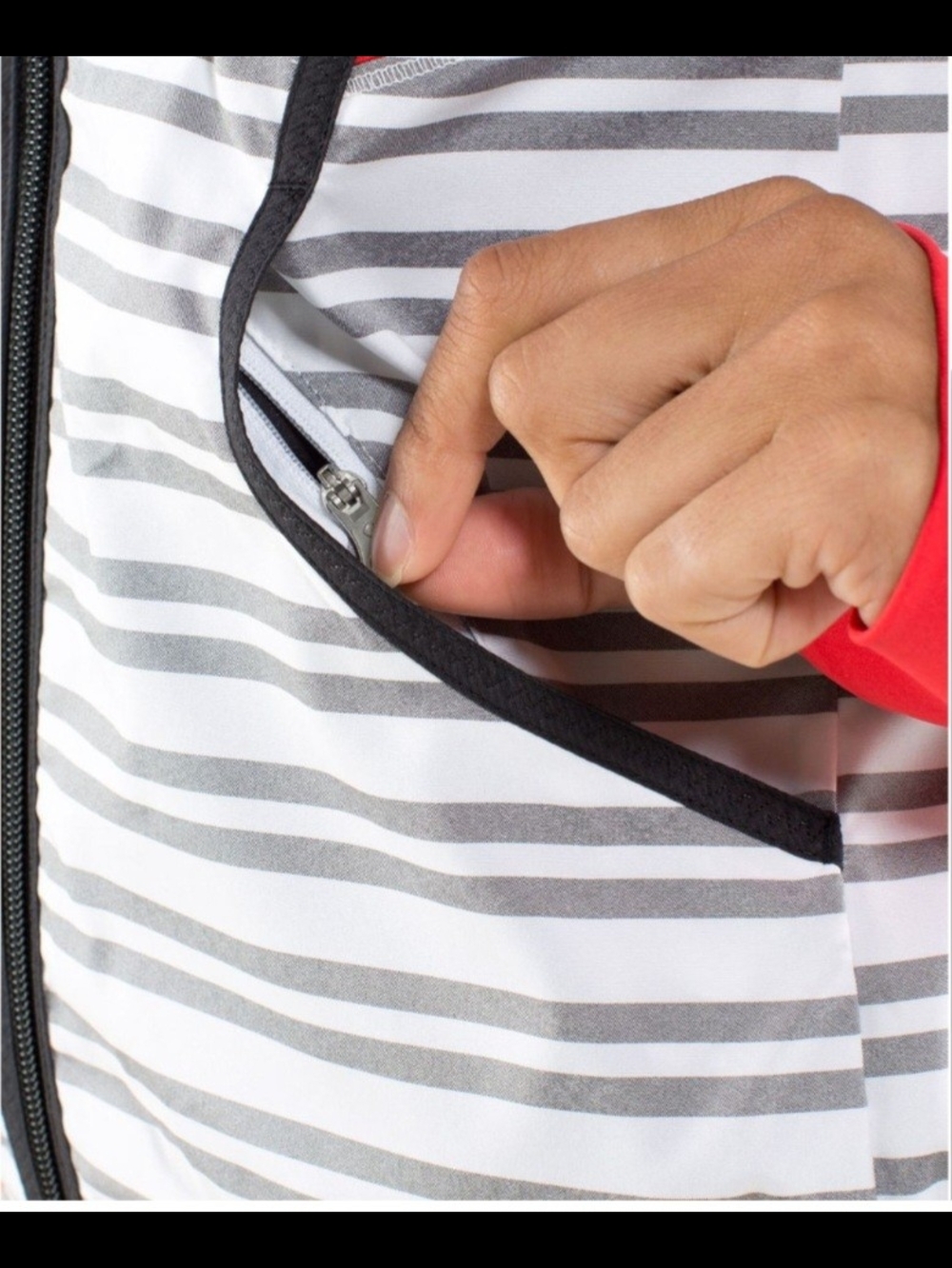 Lululemon Run: Track Attack
Jacket Twin Stripe Black / Black/ Love Red - Picture 7 of 9